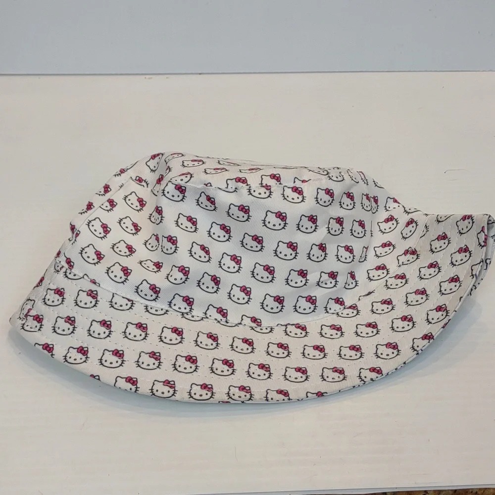 Sanrio Hello Kitty Bucket Hat White With All Over Print - Picture 4 of 7